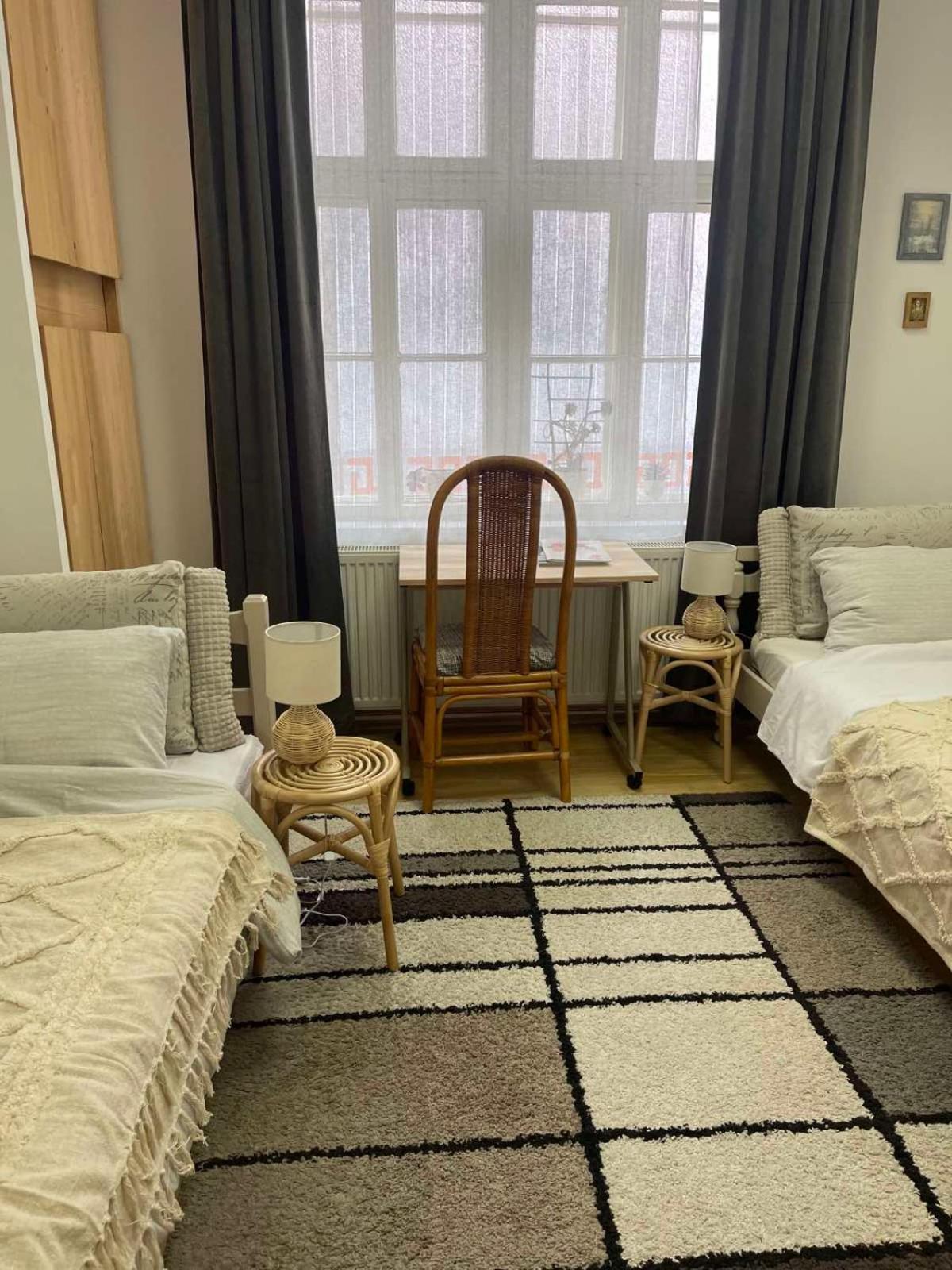 Lennon Apartment Vinkovci Bagian luar foto