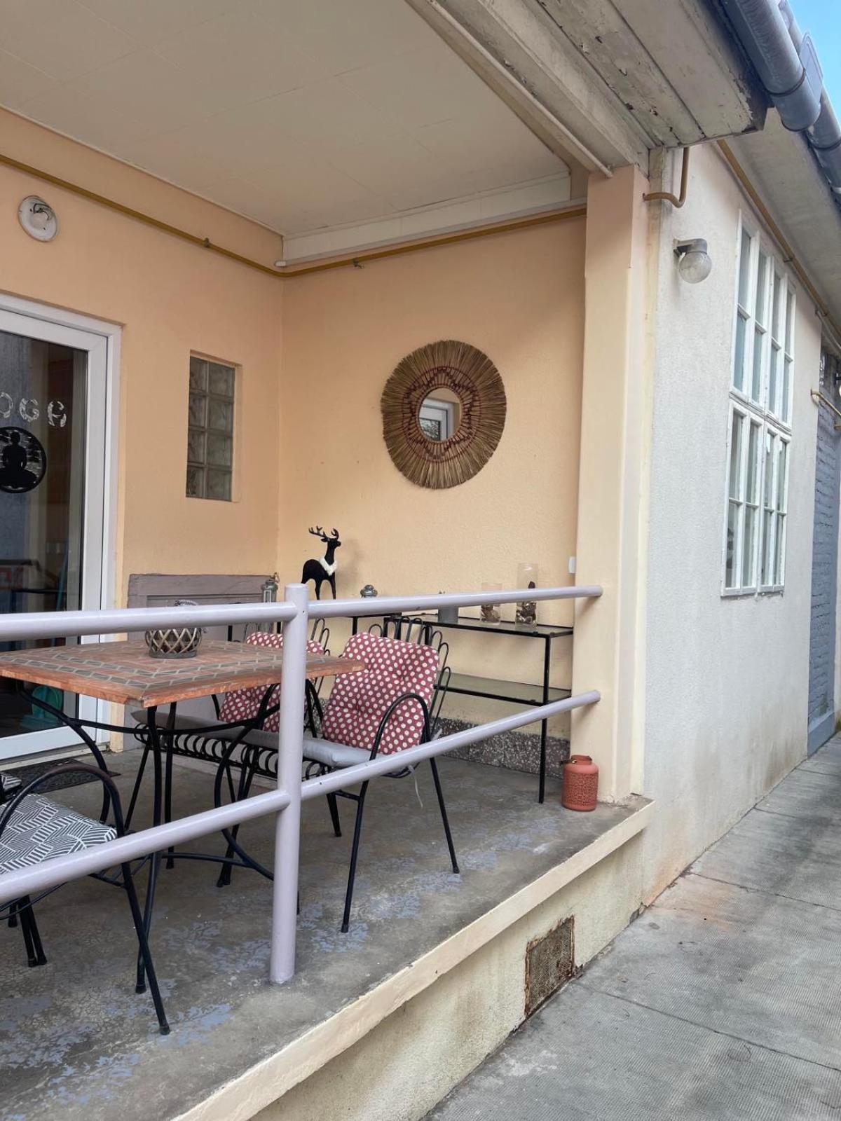 Lennon Apartment Vinkovci Bagian luar foto