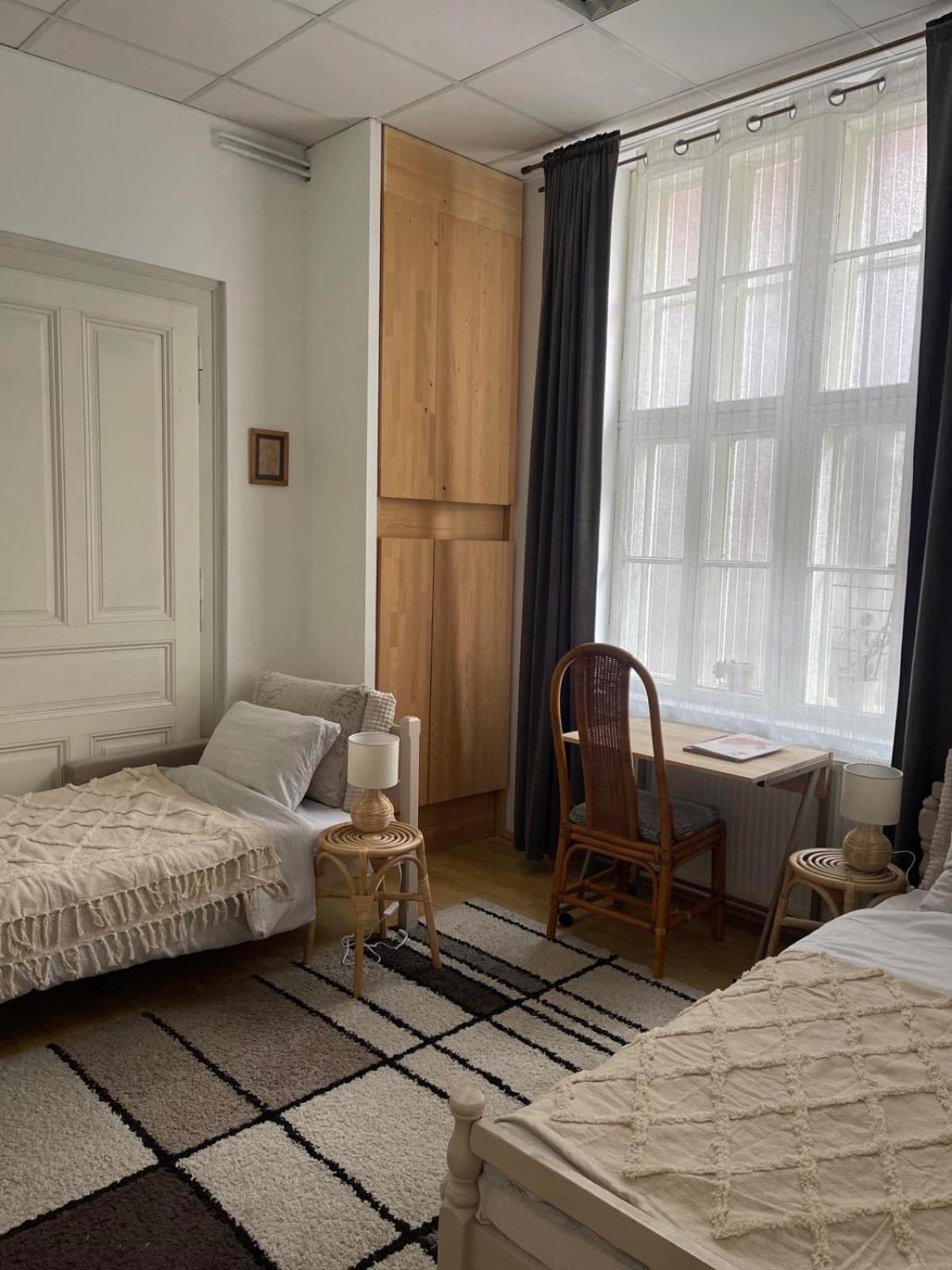 Lennon Apartment Vinkovci Bagian luar foto